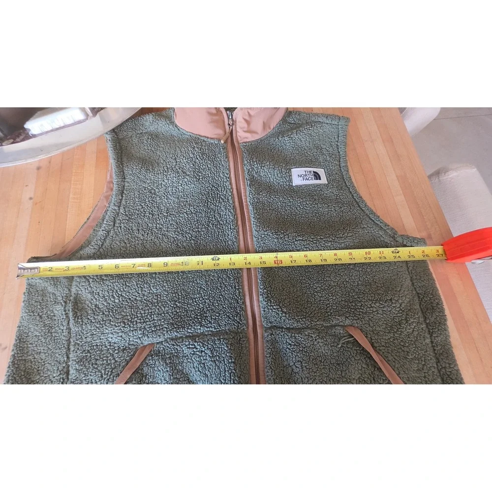 The North Face Mens Royal Arch Sherpa Fleece Vest Military Olive Green XXL